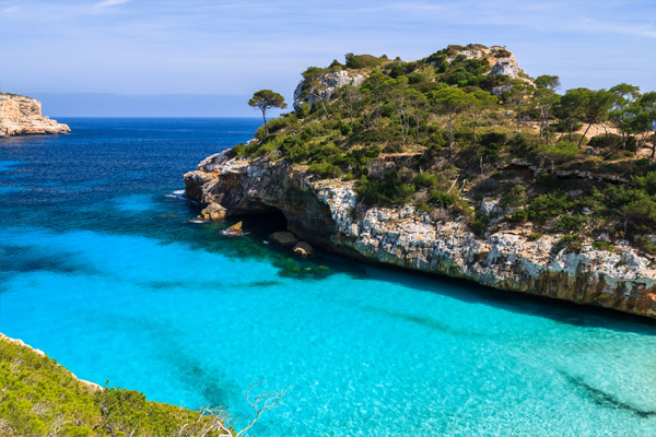 Bucht an der Küste von Mallorca